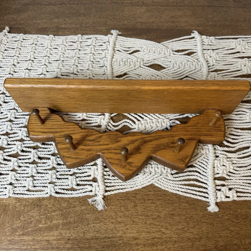 VTG Wood Wall Shelf Coat Rack 5 Peg Heart Cutout Scalloped Cottagecore Granny